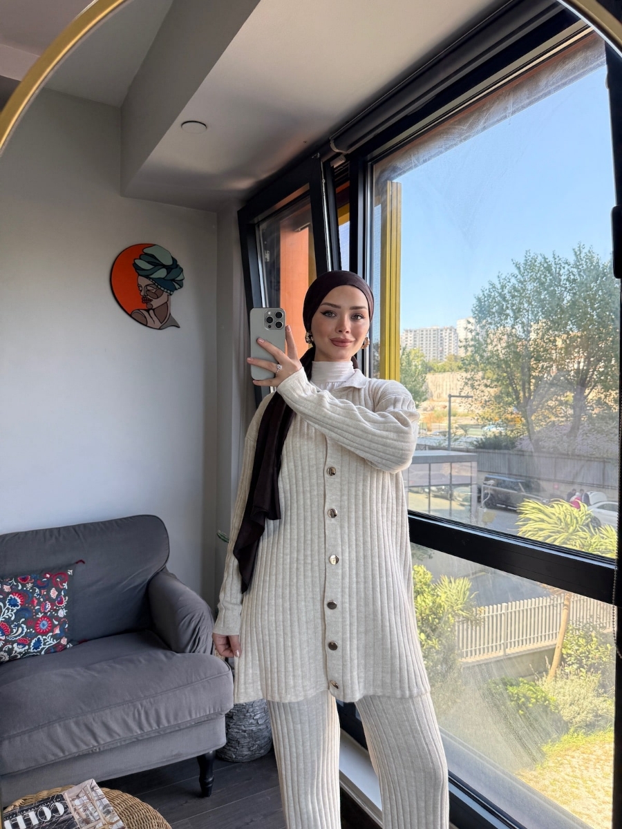 Full Düğmeli İkili Tesettür Şık Triko Takım - Taş