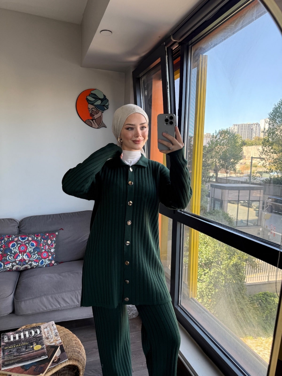 Full Düğmeli İkili Tesettür Şık Triko Takım -Zümrüt