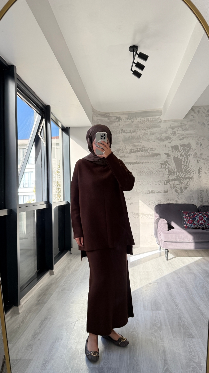 Şık Etekli Tesettür Takım - Kahve