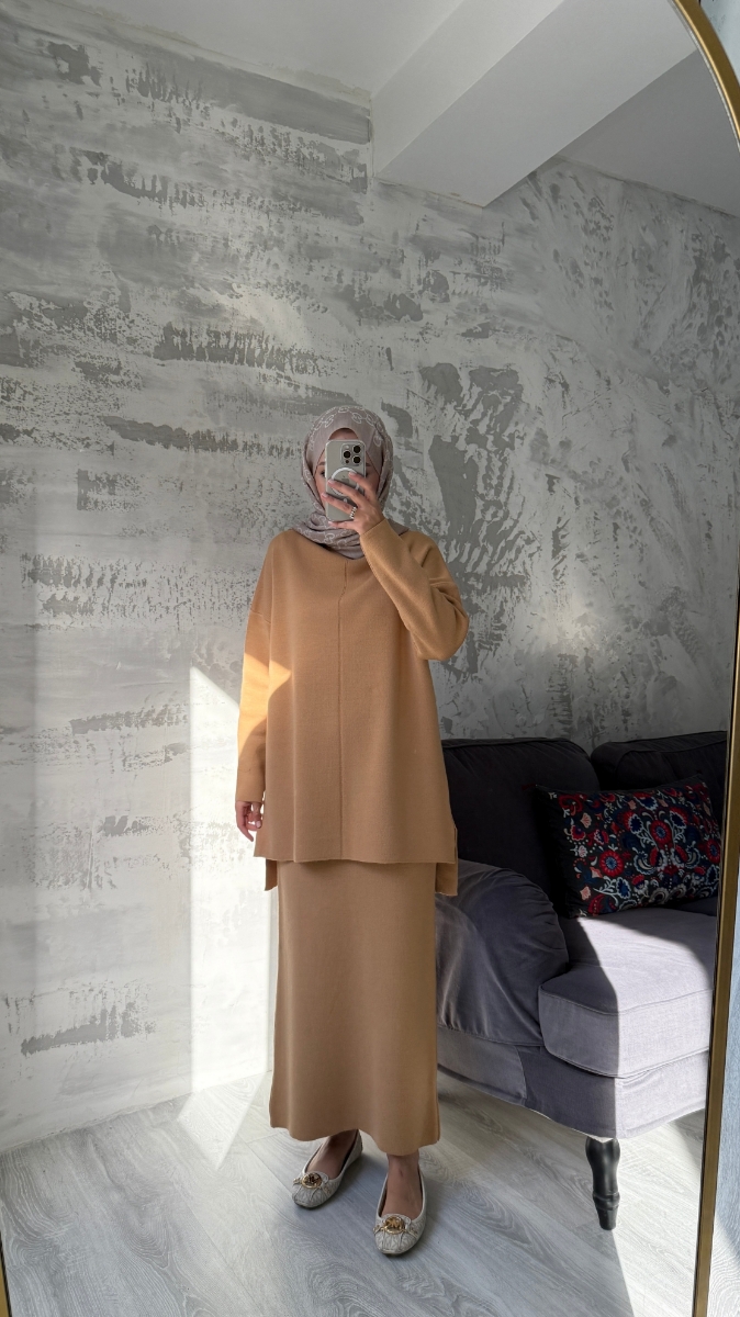 Şık Etekli Tesettür Takım - Camel