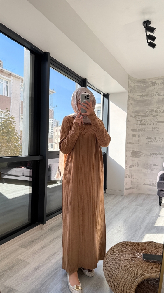 Fermuarlı Basic Triko Tesettür Elbise - Camel